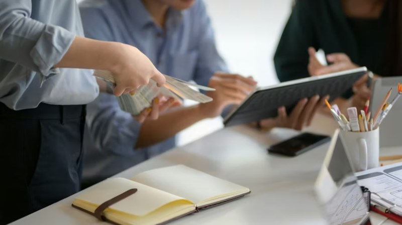 탐재괴인 뜻과 사주 풀이 돈 욕심이 내 인생을 망치는 충격적인 이유 6 20251205223440947