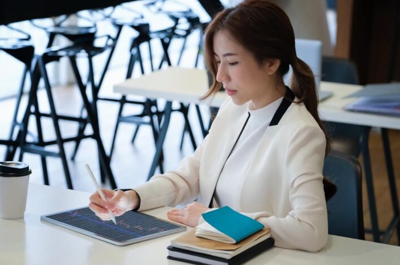 정인(正印): 무조건적인 수용과 문서운, 그리고 사랑받을 자격의 정석 3 20251230164026807