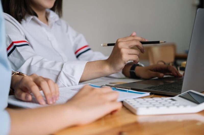 정인(正印): 무조건적인 수용과 문서운, 그리고 사랑받을 자격의 정석 6 20251230164102456