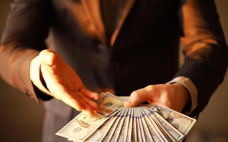 부자 사주 특징 평생 돈 걱정 없이 사는 사람들의 공통점 - 사주통변 부자 사주 특징 부자 사주 특징 평생 돈 걱정 없이 사는 사람들의 공통점 2