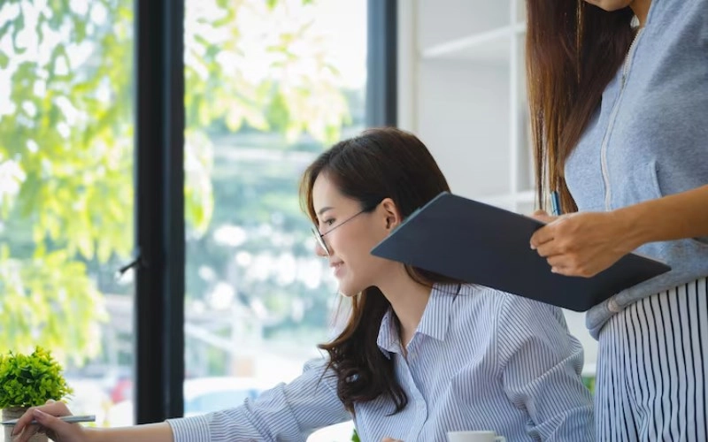 직장 동료 사주 하나로 나를 도와줄 진짜 귀인인지 바로 확인하는 법 7