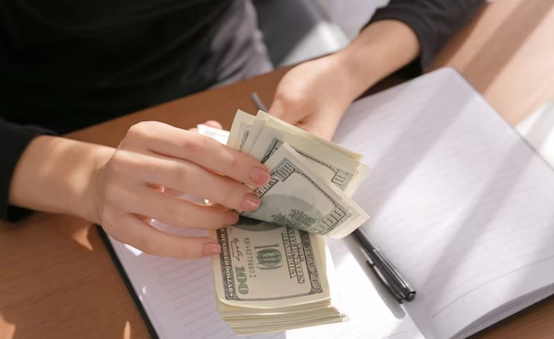 돈 때문에 고생하는 시기 이겨내고 인생의 터닝포인트를 만드는 법 4 공부와 자기계발은 가장 확실한 투자입니다