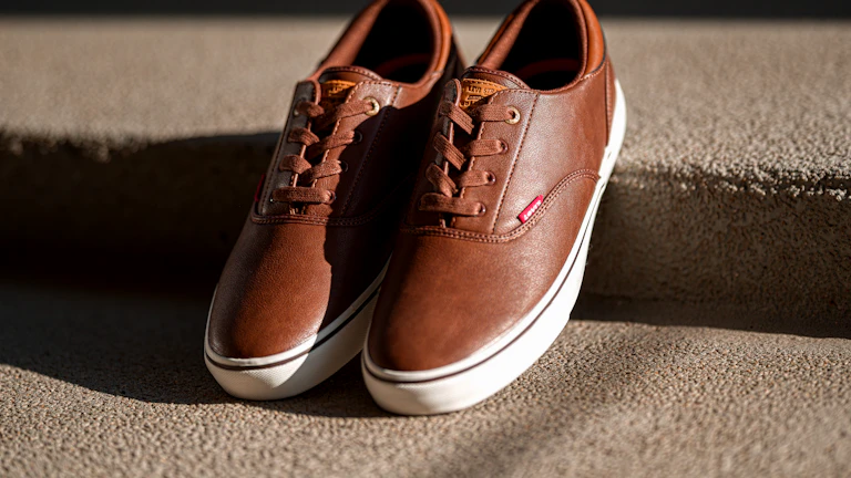 클래식한 갈색 로퍼