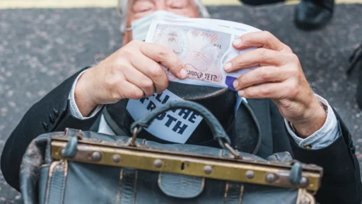 비견격 사주, 돈 앞에서 형제도 못 알아볼 만큼 치열한 성공 비결 5