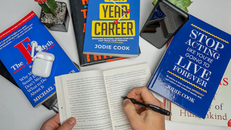 커리어 계획을 세우는 사람