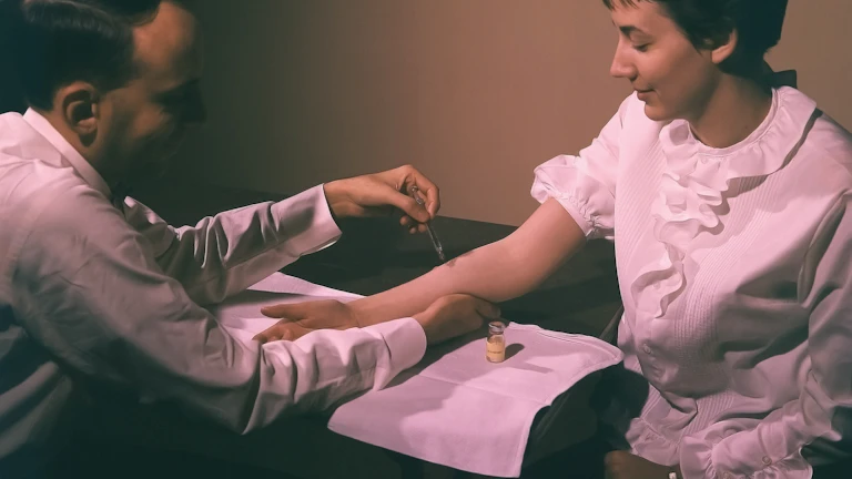 전문적인 금융 및 명리 상담을 진행하는 전문가