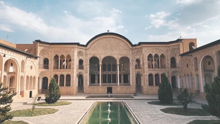 금전운을 부르는 밝고 깨끗한 거실 인테리어