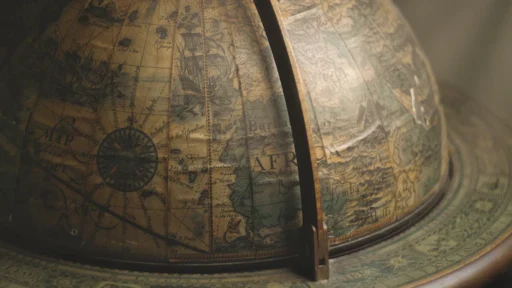 만세력 지지에 해(亥)수 두 개면 해외로 나가야 성공할까? 11