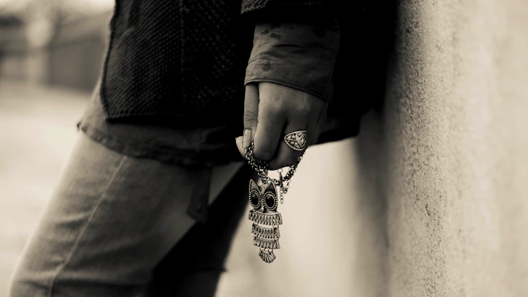 부동산 계약 성공과 새로운 시작을 의미하는 이미지