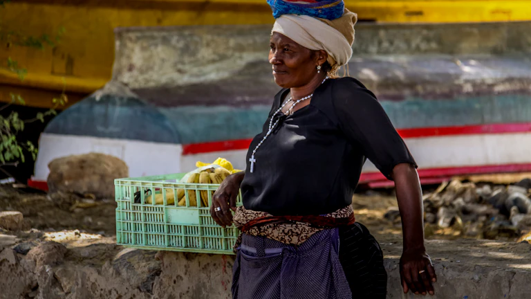 생각에 잠겨있는 사람